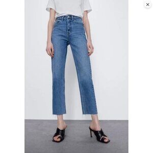 2/$30 Zara Straight Leg Raw Hem Medium Wash Cropped Jeans Size 4 #2221